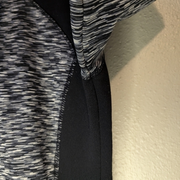 AVALANCHE 1/4 zip hoodie with pony tail & finger holes size Medium  color 🖤 🩶 - Picture 9 of 14